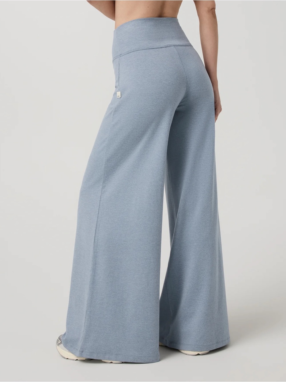 NWT Vuori Halo Easy Wideleg Pant (Long) in Coastal Fog Heather - Picture 2 of 7